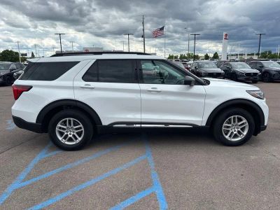 2025 Ford Explorer — interior view