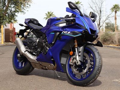 2026 Yamaha YZF-R1 - Photo 8