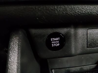 2024 Nissan Rogue — photo 17 view