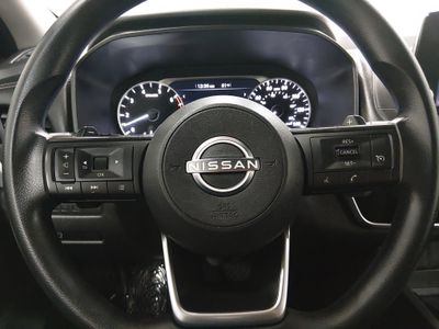 2024 Nissan Rogue — photo 12 view