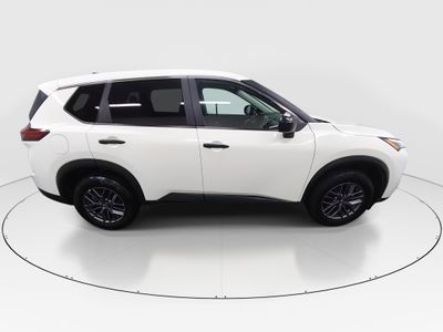 2024 Nissan Rogue — photo 8 view