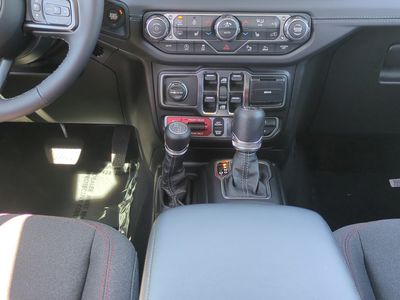 2026 Jeep Wrangler — photo 20 view
