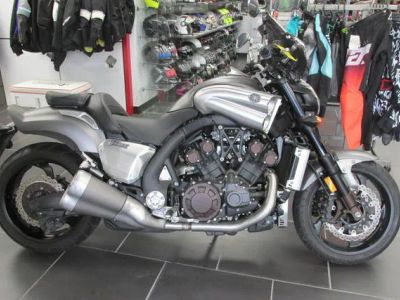 2014 Yamaha VMAX® — front three-quarter view