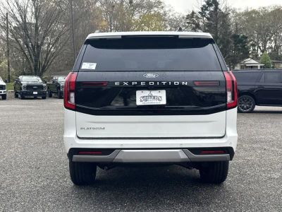 2026 Ford Expedition - Photo 6