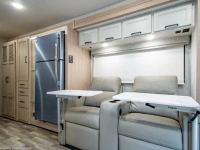 2027 Thor Motor Coach Magnitude Grand - Photo 8