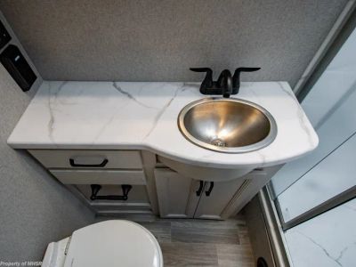 2027 Thor Motor Coach Magnitude Grand - Photo 27