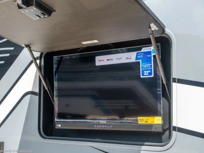 2027 Thor Motor Coach Magnitude Grand - Photo 40