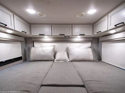 2027 Thor Motor Coach Magnitude Grand - Photo 30