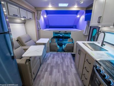 2027 Thor Motor Coach Magnitude Grand - Photo 2