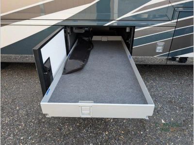 2024 Newmar Dutch Star — photo 12 view