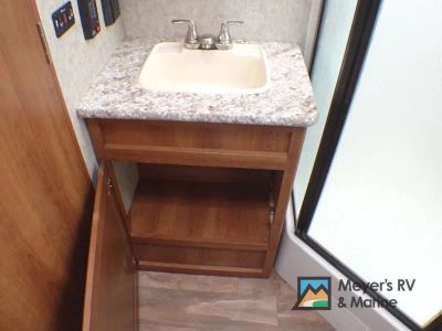 2017 Prime Time RV Avenger - Photo 38