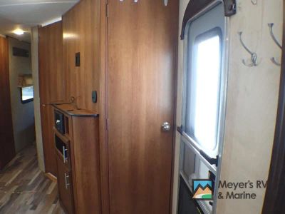 2017 Prime Time RV Avenger - Photo 28