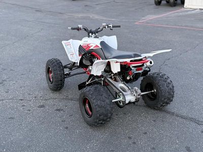 2026 Yamaha YFZ450R SE — engine compartment view