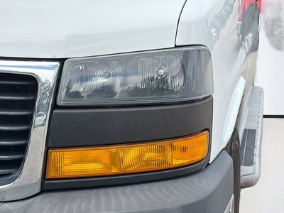 2019 GMC Savana Cargo Van - Photo 9