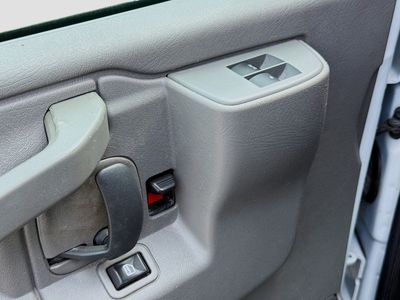 2019 GMC Savana Cargo Van - Photo 20