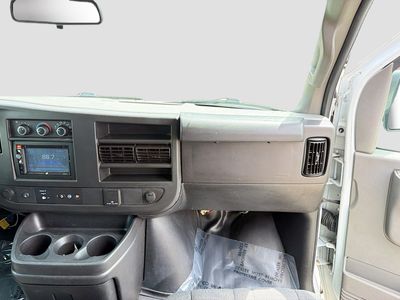 2019 GMC Savana Cargo Van - Photo 16