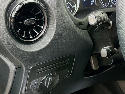 2023 Mercedes-Benz Metris — photo 10 view