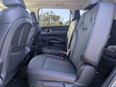 2025 Kia Sorento - Photo 12
