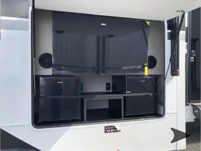 2026 Alliance RV Valor — photo 11 view