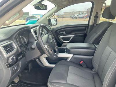 2017 Nissan Titan - Photo 9