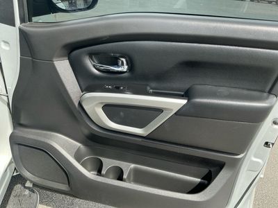 2017 Nissan Titan - Photo 21
