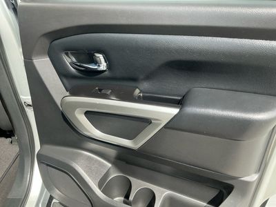 2017 Nissan Titan - Photo 19