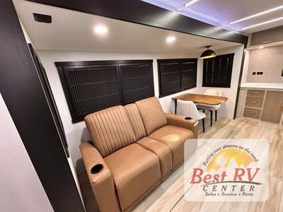 2026 Forest River RV Wildwood Heritage Glen — photo 15 view