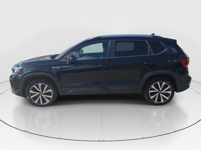 2024 Volkswagen Taos - Photo 4