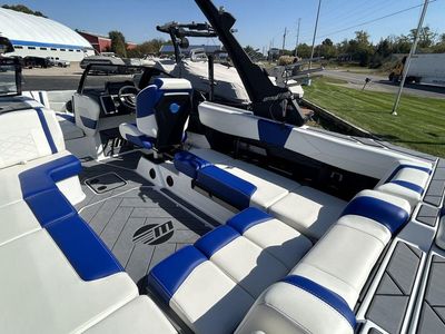 2024 Malibu Boats 23 LSV - Photo 9