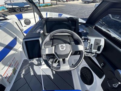 2024 Malibu Boats 23 LSV - Photo 11