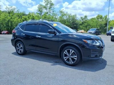 2019 Nissan Rogue — rear three-quarter view