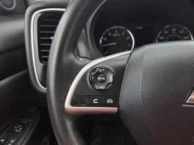 2019 Mitsubishi Outlander - Photo 21