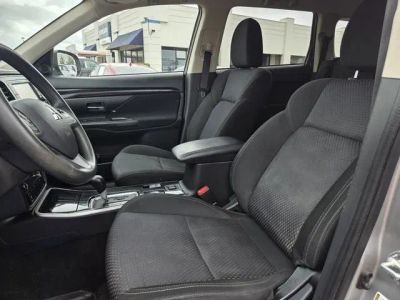2019 Mitsubishi Outlander - Photo 12