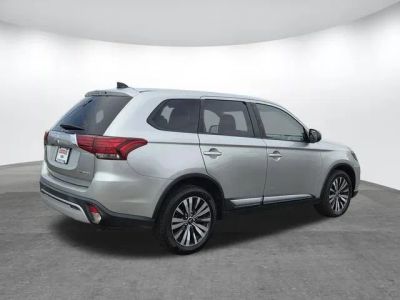 2019 Mitsubishi Outlander - Photo 3