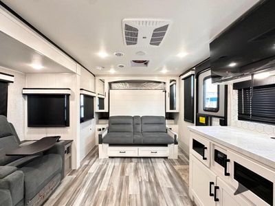 2025 Jayco Jay Feather — photo 24 view