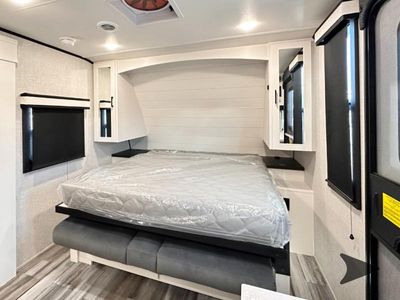 2025 Jayco Jay Feather — photo 43 view