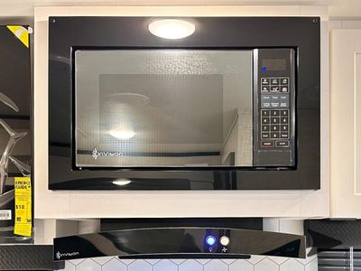 2025 Jayco Jay Feather — photo 28 view