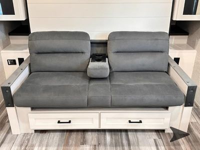 2025 Jayco Jay Feather — photo 41 view