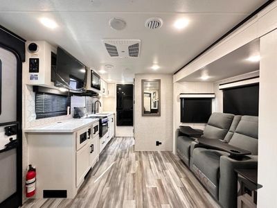 2025 Jayco Jay Feather — photo 21 view