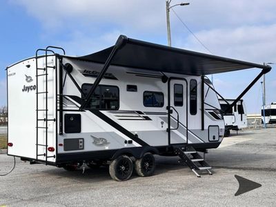 2025 Jayco Jay Feather — photo 16 view
