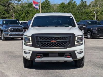 2021 Nissan Titan — photo 8 view