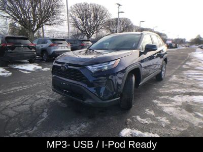 2025 Toyota RAV4 XLE - Photo 8