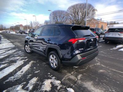 2025 Toyota RAV4 XLE - Photo 6