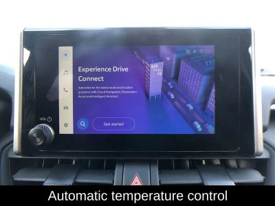 2025 Toyota RAV4 XLE - Photo 22