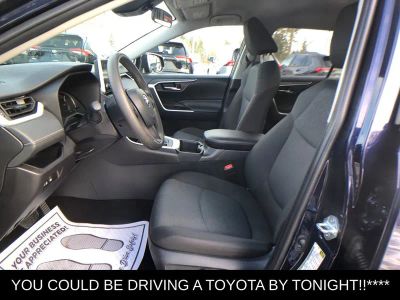 2025 Toyota RAV4 XLE - Photo 17