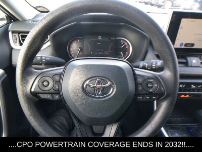 2025 Toyota RAV4 XLE - Photo 18