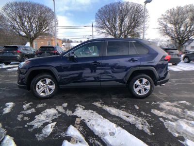 2025 Toyota RAV4 XLE - Photo 7