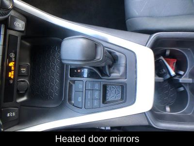 2025 Toyota RAV4 XLE - Photo 24