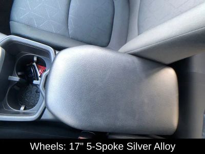 2025 Toyota RAV4 XLE - Photo 25