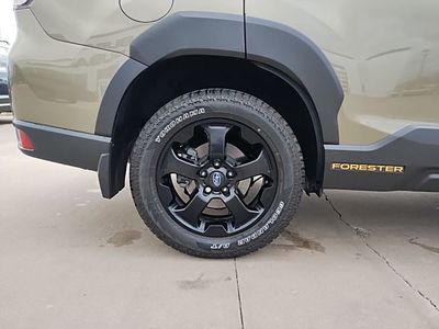 2025 Subaru Forester - Photo 17